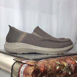 Skechers Men's Slip-In Knit Loafer in Taupe Sz.10 Extra Wide Fit Vegan